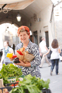 Annie Feolde at the market