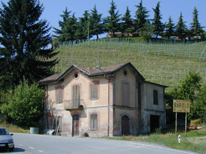 Barolo_cottage_Spring