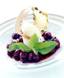 cherries with Porto wine dessert