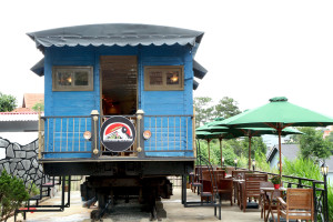 Dalat Train Café