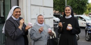 Nuns-Eating-Gelato-610x300