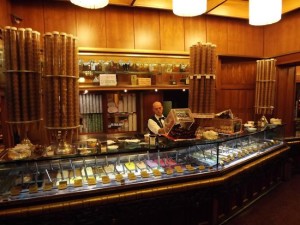 Giolitti's counter .  Usually it's impossible to see the counter because of all the people waiting