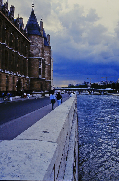 edge of the seine