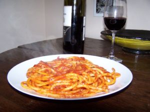 1024px-Bucatini_amatriciana